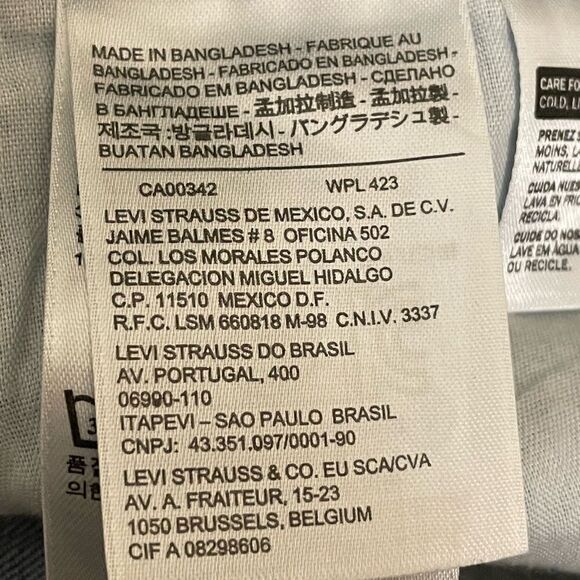 Levi’s Strauss Dark Wash Rolled Up Denim Capris w/4 Pockets *Like New* (8) - Picture 9 of 11